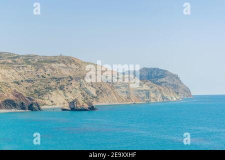 Côte près de Petra tou Romiou alas Aphordite rocher sur Chypre Banque D'Images