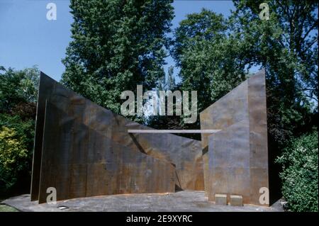 HAMLET by Shakespeare design: Tanya McCallin réalisateur: Tim Pigott-Smith scène complète avec Set Open Air Theatre, Regent's Park, Londres NW1 15/05/1994 Banque D'Images