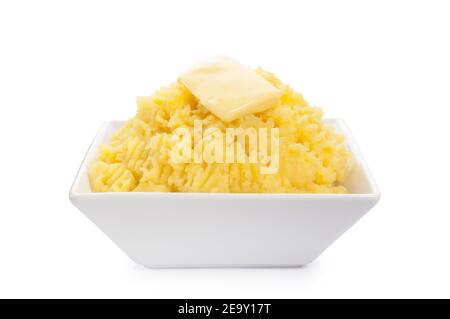 Photo de studio de la purée de pommes de terre de la beurterie coupée contre un Fond blanc - John Banque D'Images