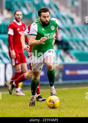 Easter Road, Édimbourg, Royaume-Uni. 6 février 2021. Scottish Premiership football, Hibernian versus Aberdeen; Darren McGregor of Hibernian Credit: Action plus Sports/Alay Live News Banque D'Images