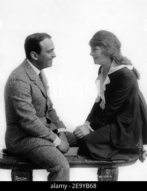 DOUGLAS FAIRBANKS Sr et EILEEN PERCY Publicité Portrait de l'APEDA pour LE SAUVAGE ET LAINEUX 1917 réalisateur JOHN EMERSON Story Horace B. Carpenter scénario Anita Loos Douglas Fairbanks Pictures / Artcraft Pictures Corporation Banque D'Images