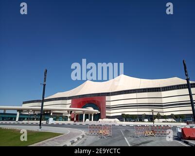 Vue sur le stade Al Bayt, également connu sous le nom de stade Al Khor au Qatar. Banque D'Images