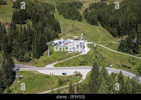 Grossglockner, Autriche - 8 août 2020 : vue aérienne de la station de téléski de Helligenblutt en été Banque D'Images