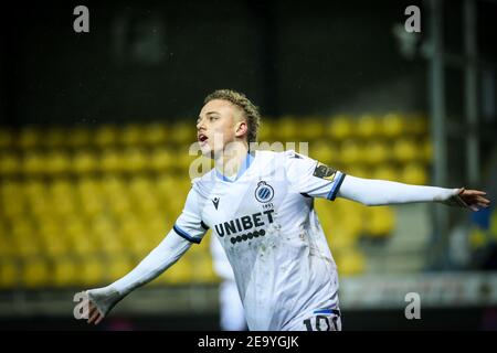 Noa Lang du Club célèbre après avoir obtenu son score lors d'un match de football entre Waasland-Beveren et le Club Brugge, le samedi 06 février 2021 à Beveren, le jour même Banque D'Images