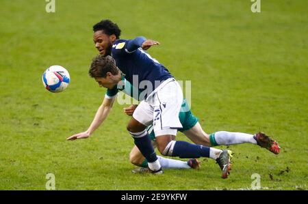 LONDRES, Royaume-Uni, FÉVRIER 06: Mahlon Romeo de Millwall pendant le championnat Sky Bet entre Millwall et Sheffield mercredi au Den Stadium, Londres, le 06 février 2021 crédit: Action Foto Sport/Alay Live News Banque D'Images