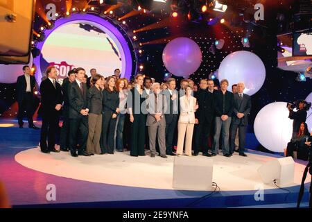 Émission télévisée "Solidarite Asie" présentée par Michel Drucker sur la chaîne de télévision France 2 le 16 janvier 2005, au profit des victimes du tsunami en Asie du Sud. Photo de Jean-Jacques Datcary/ABACA. Banque D'Images