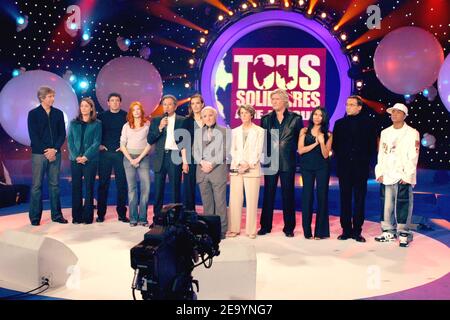 Émission télévisée "Solidarite Asie" présentée par Michel Drucker sur la chaîne de télévision France 2 le 16 janvier 2005, au profit des victimes du tsunami en Asie du Sud. Photo de Jean-Jacques Datcary/ABACA. Banque D'Images