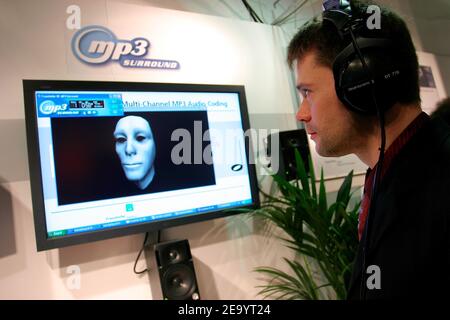 Vues générales et ambiances de la 39e édition du marché international de la musique, MIDEM 2005, qui s'est tenue au Palais du Festival à Cannes, dans le sud de la France, le 23 janvier 2005. Photo de Gerald Holubowicz/ABACA. Banque D'Images