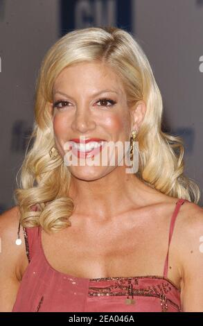 Tori Spelling participe au 4e salon annuel de la mode « Ten » présenté par General Motors à Hollywood. Los Angeles, le 22 février 2005. Photo de Lionel Hahn/Abaca. Banque D'Images