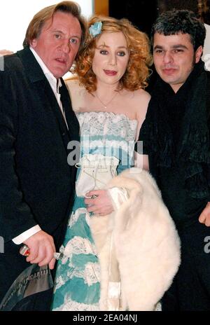 L'acteur français Gerard Depardieu, sa fille Julie Depardieu et son petit ami Laurent Korcia à la fin de la 30e cérémonie de remise des prix Cesar qui s'est tenue au Théâtre du Châtelet à Paris, en France, le 26 février 2005. Photo de Klein-Zabulon/ABACA. Banque D'Images