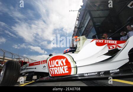 Pilote britannique de Formule 1 Jenson Button (Team BAR-HONDA) pendant la première journée sur le circuit de Melbourne à Melbourne, en Australie, le 4 mars 2005. Photo de Thierry Gromik/ABACA. Banque D'Images