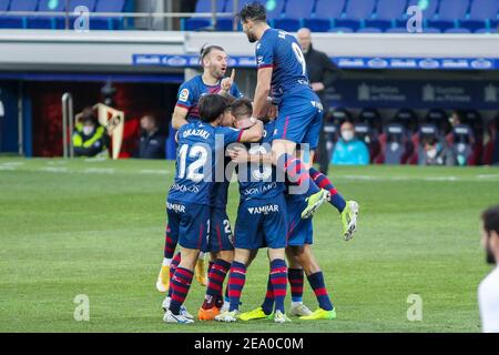 Javi Galan de SD Huesca célèbre un but avec ses coéquipiers lors du championnat d'Espagne la Liga football match entre SD Huesca et Real Madrid le 6 février 2021 au stade El Alcoraz à Huesca, Espagne - photo Irina R Hipolito / Espagne DPPI / DPPI / LiveMedia Banque D'Images