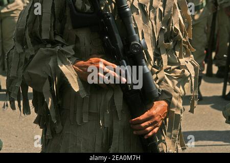 Puerto Ayacucho, Venezuela. 06e février 2021. Vendredi 5 février, au nord de Puerto Ayacucho, capitale de l'État d'Amazonas Venezuela. Confrontation entre les membres de la Brigade d'infanterie de la Jungle 52 de l'armée vénézuélienne et une cellule de guérilla supposée des nouveaux FARC dans le secteur d'Agua Linda. Depuis le milieu de la semaine, ils ont signalé plusieurs attaques entre des groupes irréguliers dans des secteurs de l'Amazone et des États Bolívar dans le sud du pays. (Photo par Humberto Matheus/Sipa USA) crédit: SIPA USA/Alay Live News Banque D'Images