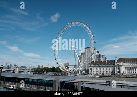 LONDRES - 18 JUILLET 2020 : lastminute.com London Eye de Embankment Banque D'Images