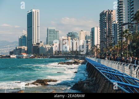 En regardant le long de la corniche de Beyrouth, Liban, un après-midi ensoleillé Banque D'Images