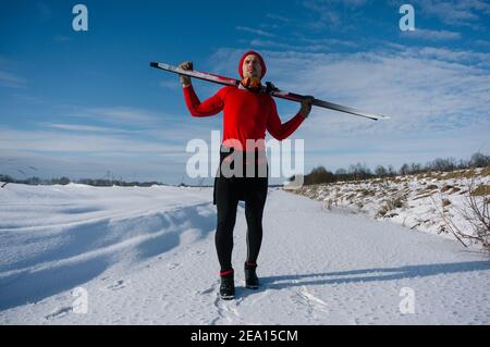 portrait d'un skieur, ski à la campagne Banque D'Images