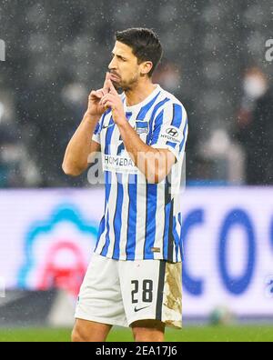 Berlin, Allemagne. 05 février 2021. Sami KHEDIRA, Hertha 28 geste dans le match HERTHA BSC BERLIN - FC BAYERN MUENCHEN 1.Ligue allemande de football le 5 février 2021 à Berlin, Allemagne saison 2020/2021, match jour 20, 1.Bundesliga, FCB, München, 20.Spieltag © Peter Schatz / Alamy Live News - LE RÈGLEMENT DFL INTERDIT TOUTE UTILISATION DE PHOTOGRAPHIES comme SÉQUENCES D'IMAGES et/ou QUASI-VIDÉO - Credit: Peter Schatz/Alamy Live News Banque D'Images