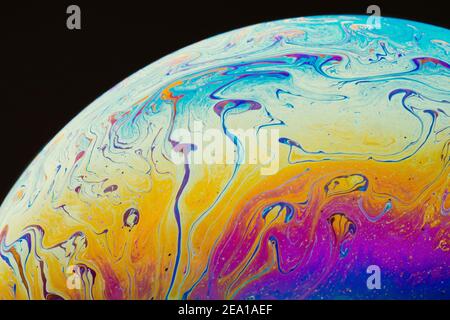 Art fluide en film de bulle de savon coloré. Paysage Inkscape tendance arrière-plan flou. L'espace extraterrestre planètes art. Banque D'Images