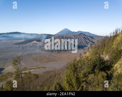 Vue sur le Mont bromo Indonésie Drone Banque D'Images