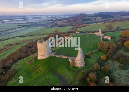 Vue aérienne du château d'Hadleigh au lever du soleil à Benfleet Essex, côté pays du Royaume-Uni Banque D'Images