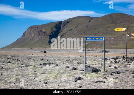 Pointeur vers le volcan Hekla en Islande par beau temps Banque D'Images