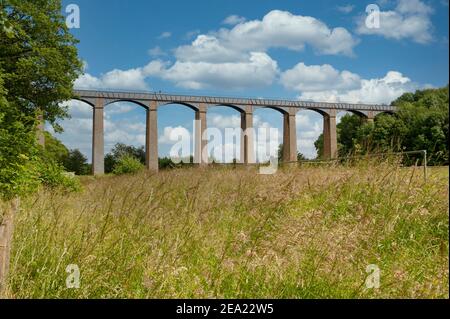 Aqueduc de Pontcysyllte transportant le canal de Llangollen Banque D'Images