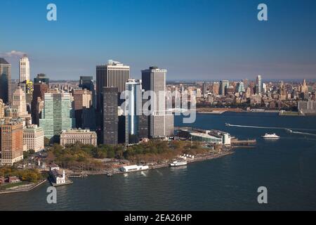 Centre-ville de Manhattan. Parc de batterie de la ville depuis la vue aérienne (vue hélicoptère). Deux World Financial Center. New York, New York, New York. ÉTATS-UNIS. Banque D'Images