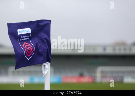 Borehamwood, Royaume-Uni. 07e février 2021. Drapeau d'angle avant le match de Super League féminin de FA entre Arsenal et Manchester City à Meadow Park à Borehamwood. Crédit: SPP Sport presse photo. /Alamy Live News Banque D'Images