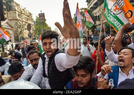 Kolkata, Inde. 06e février 2021. (2/6/2021) les membres du Parti du Congrès protestent contre les récentes réformes agricoles du gouvernement central à Kolkata, en Inde . (Photo de Sudipta Das/Pacific Press/Sipa USA) crédit: SIPA USA/Alay Live News Banque D'Images