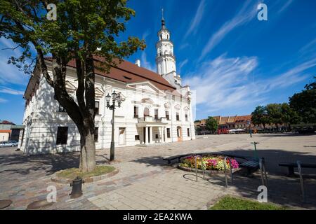 Bâtiment historique de l'hôtel de ville de Kaunas appelé 'le cygne blanc', Lituanie Banque D'Images