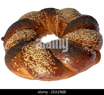 Pain slave sucré fait sous la forme d'un anneau, et appelé Kalach, sur un fond blanc en isolement Banque D'Images