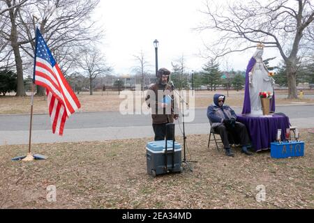 Autel où les catholiques romains dévorent prient au pavillon du Vatican, dans le parc Corona de Flushing Meadows, où Marie et Jésus apparurent à Veronica Lueken. Banque D'Images