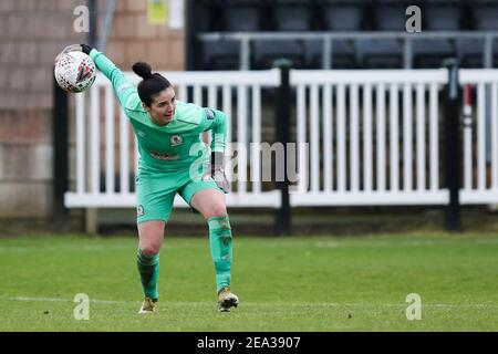 Alex Brooks (#13 Blackburn Rovers) Distimages de la balle pendant le match de championnat de femmes de FA entre Blackburn Rovers et Crystal Palace au Bamber Bridge FC in Preston Banque D'Images