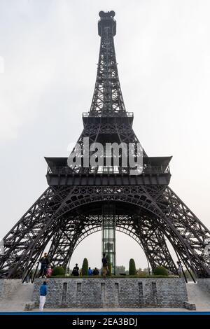 La réplique de la Tour Eiffel, Bahria Town, Lahore, Punjab, Pakistan Banque D'Images