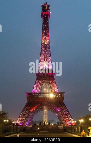 La réplique de la Tour Eiffel, Bahria Town, Lahore, Punjab, Pakistan Banque D'Images