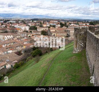 Vue panoramique sur la ville de Carcassonne en Occitanie, France. Département Aude Banque D'Images