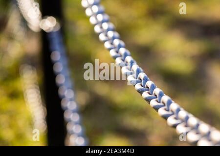Chaînes de maillons entourant l'entrée des quais Preston. Banque D'Images