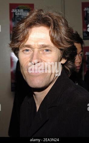 L'acteur américain Willem Dafoe arrive à la toute nouvelle production de Broadway de la soirée d'ouverture « Julius Caesar » de William Shakespeare, avec la participation de deux fois lauréate du Academy Award, Denzel Washington, qui s'est tenue au Belasco Theatre de New York, aux États-Unis, le 3 avril 2005. Photo de Slaven Vlasic/ABACA Banque D'Images