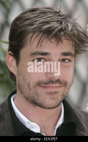 L'acteur français Thierry Neuvic, membre du jury de la section 'rang neuf', pose à l'ouverture du 23e Festival du film de détective de Cognac à Cognac, France, le 8 avril 2005. Photo de Patrick Bernard/ABACA. Banque D'Images