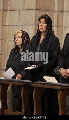 Melanie Antoinette de Massy et la princesse Caroline de Monaco assistent aux funérailles du prince Rainier III de Monaco à la cathédrale Saint Nicolas de Monaco le 15 avril 2005. Photo par piscine/ABACA Banque D'Images