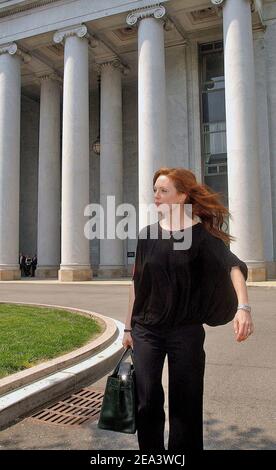 L'actrice Julianne Moore témoigne devant le Congrès sur les troubles génétiques , mardi 19 2005 avril au Capitole à Washington. Photo par Olivier Douliery/ABACA. Banque D'Images