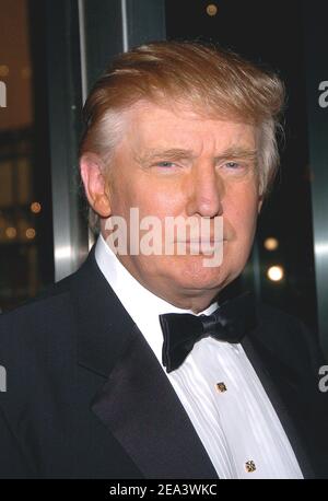 Donald Trump arrive à la fête des 100 personnes les plus influentes du Time Magazine, qui s'est tenue au Time Warner Center de New York City, NY, États-Unis, le 19 avril 2005. Photo de Slaven Vlasic/ABACA. Banque D'Images