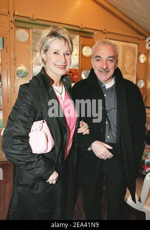 Daniele Gilbert et son mari Patrick Scemama (l) et Pascal Brunner et ...