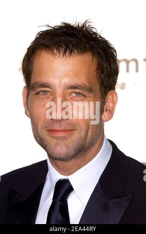 Clive Owen participe au festival amfAR 'Cinéma contre le SIDA 2005' au Moulin de Mougins, lors du 58e Festival International du film de Cannes à Mougins, France, le 19 mai 2005. Photo de Hahn-Nebinger-Klein/ABACA Banque D'Images