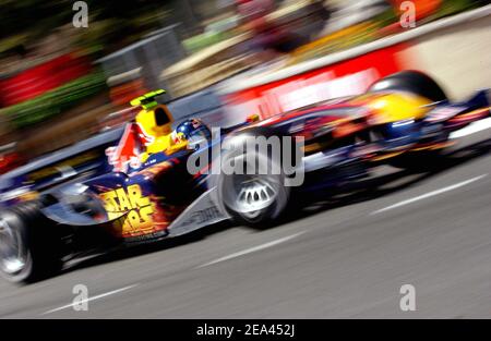 Christian Klien, pilote autrichien de Formule 1 (team Red Bull Racing) avec sa voiture peinte dans Star Wars look pendant la session d'entraînement du Grand Prix de Monaco, à Monte-Carlo, Monaco, le 19 mai 2005. Photo de Thierry Gromik/ABACA Banque D'Images