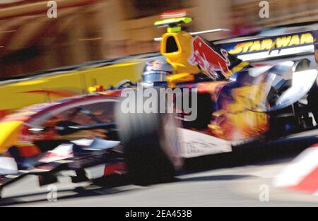 Christian Klien, pilote autrichien de Formule 1 (team Red Bull Racing) avec sa voiture peinte dans Star Wars look pendant la session d'entraînement du Grand Prix de Monaco, à Monte-Carlo, Monaco, le 19 mai 2005. Photo de Thierry Gromik/ABACA Banque D'Images