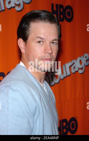 L'acteur Mark Wahlberg participe à la première saison 2 de l'Entourage d'HBO, qui s'est tenue au parc Damasch au Lincoln Center de New York City, NY, USA, le 2 juin 2005. Photo de Slaven Vlasic/ABACA. Banque D'Images