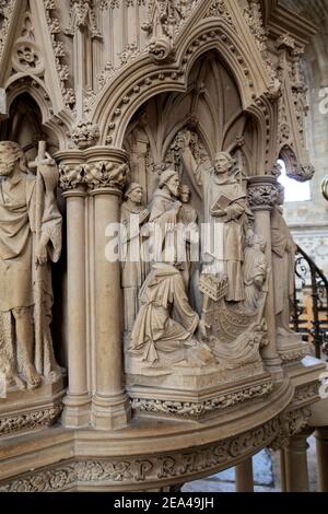 Cathédrale d'Exeter, Exeter, Devon, Angleterre – Pulpit de Martyrs alias Patteson Pulpit : St Boniface met la voile Banque D'Images