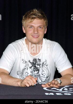 Nick carter, membre de Backstreet Boys, fait une apparition avec le reste du groupe pour signer des copies de son nouvel album « Never Gone » à Virgin Megastore à Times Square à New York, NY, le 14 juin 2005. Photo de Slaven Vlasic/ABACA' Banque D'Images