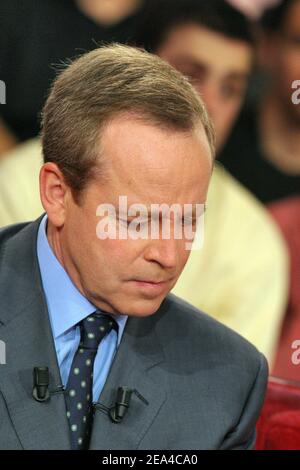 Renaud Donnedieu de Vabres, ministre français de la Culture et de la communication, lors de l'enregistrement du talk show de Michel Drucker 'vivre Dimanche' au Studio Gabriel à Paris, France, le 15 juin 2005. Photo de Jean-Jacques Datcary/ABACA. Banque D'Images